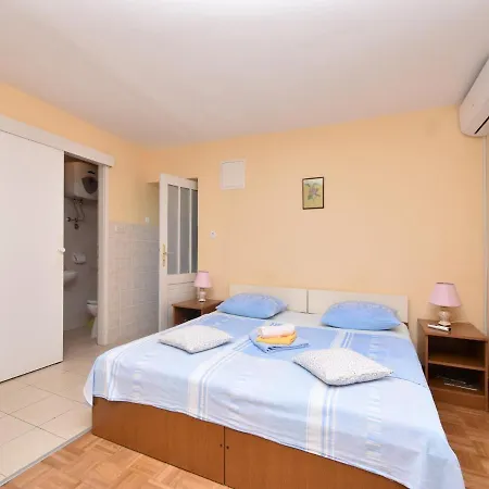 Olivari Apartment