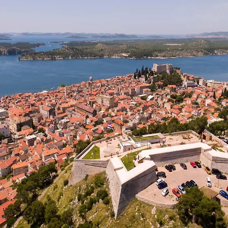 Olivari Apartment